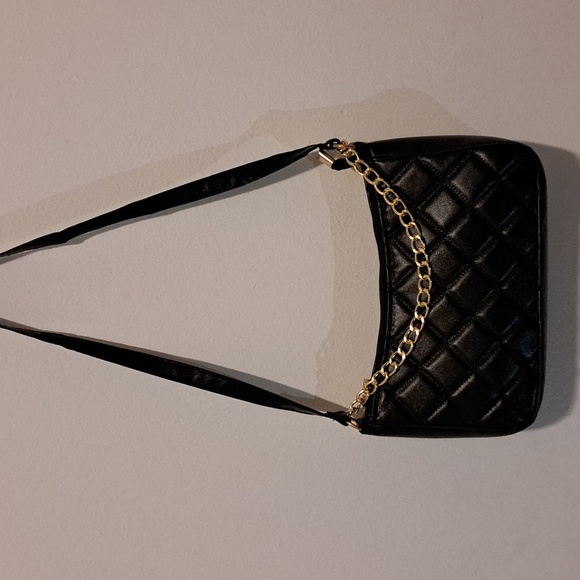 Black quilted design shoulder bag - Picture 1 of 4